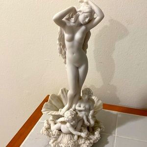 Design Toscano WU74518 Birth of Venus Greek Goddess Statue, White